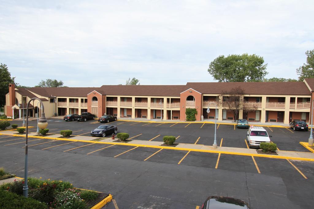 Days Inn Kansas City-Worlds Of Fun Eksteriør bilde