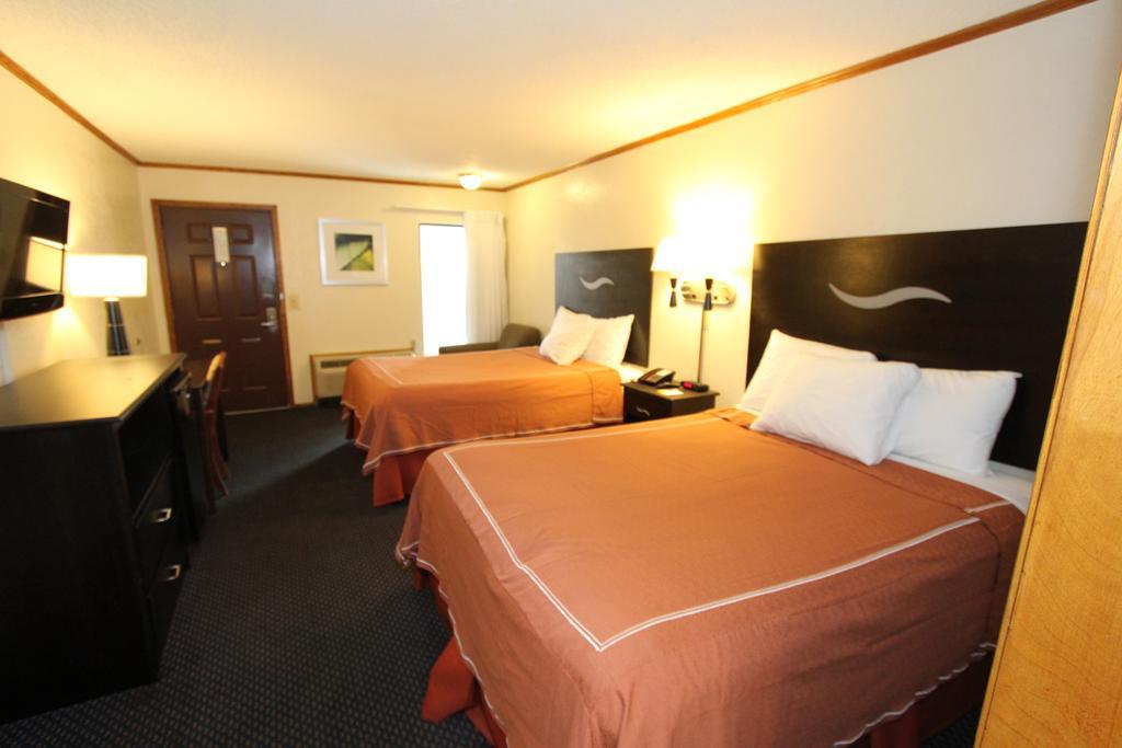 Days Inn Kansas City-Worlds Of Fun Eksteriør bilde